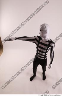 19 2019 01 JIRKA MORPHSUIT WITH GUN